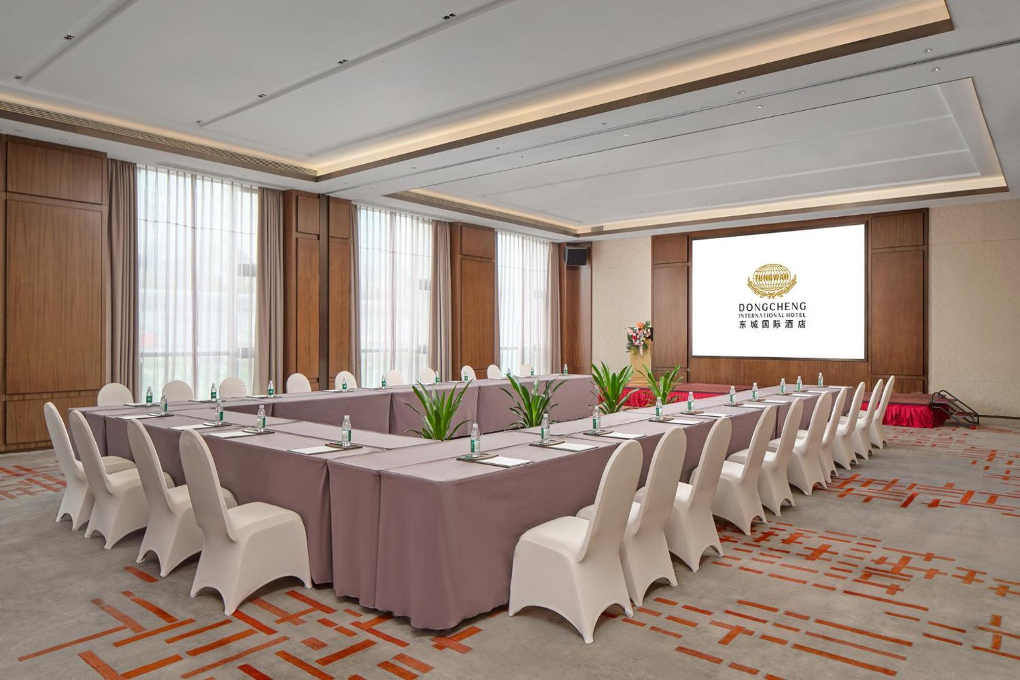 Dongguan Dongcheng International Hotel - Free Shuttle Buses For Executive Room Guests During Canton Fair מראה חיצוני תמונה