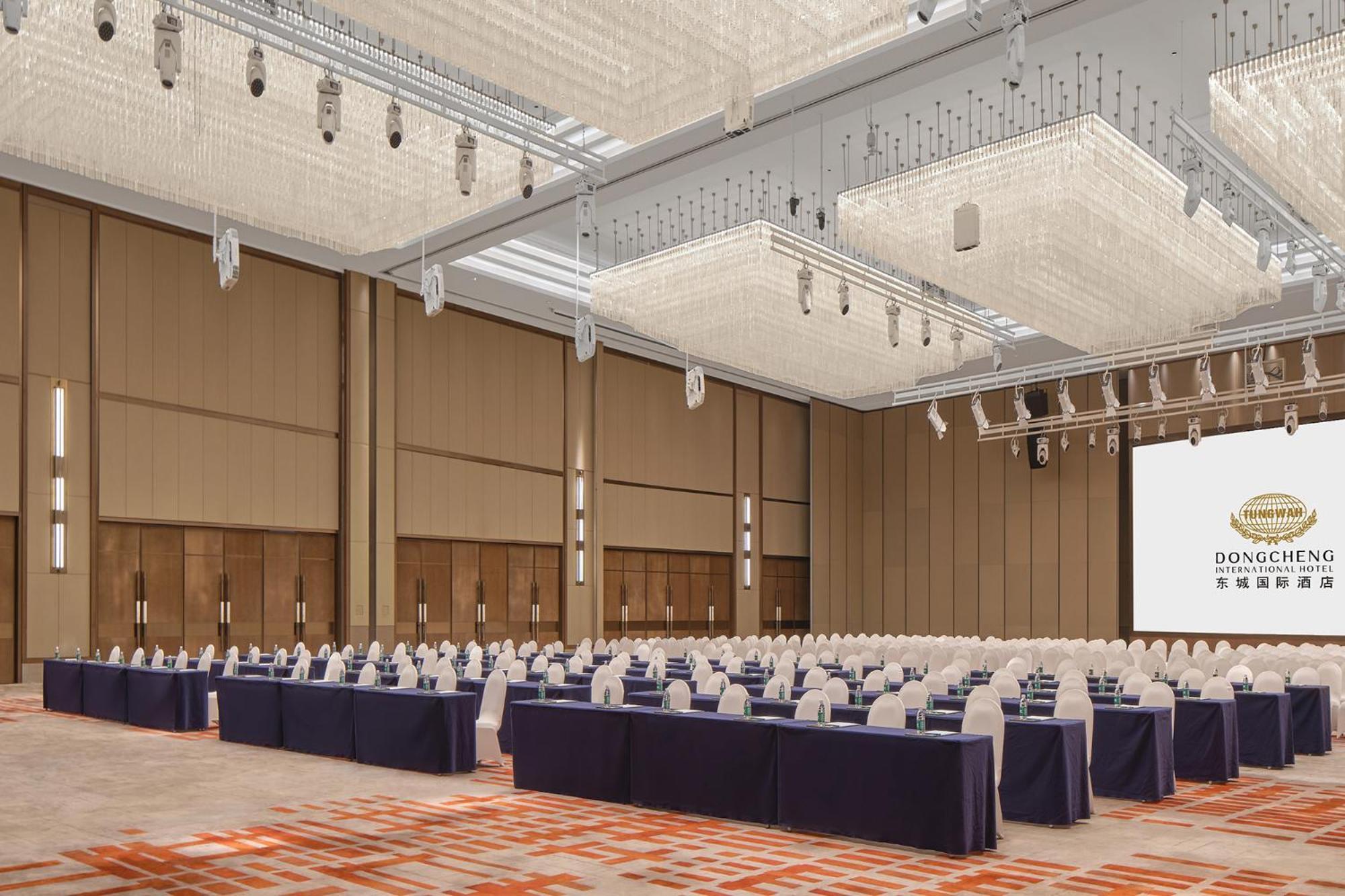 Dongguan Dongcheng International Hotel - Free Shuttle Buses For Executive Room Guests During Canton Fair מראה חיצוני תמונה
