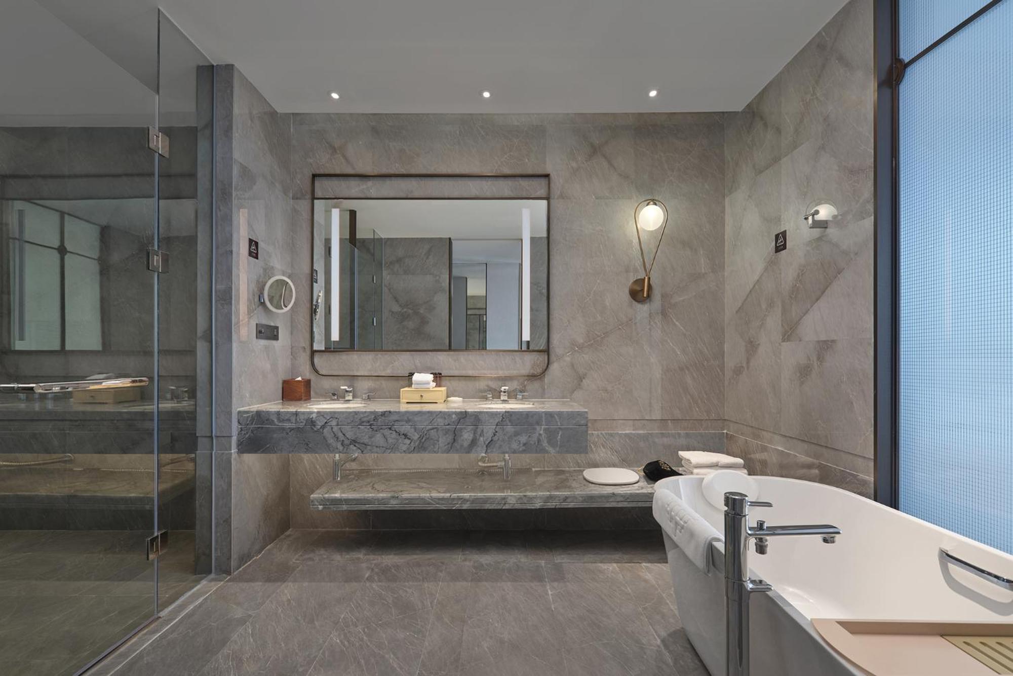 Dongguan Dongcheng International Hotel - Free Shuttle Buses For Executive Room Guests During Canton Fair מראה חיצוני תמונה