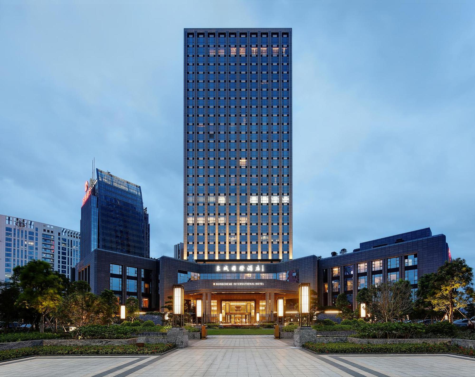 Dongguan Dongcheng International Hotel - Free Shuttle Buses For Executive Room Guests During Canton Fair מראה חיצוני תמונה