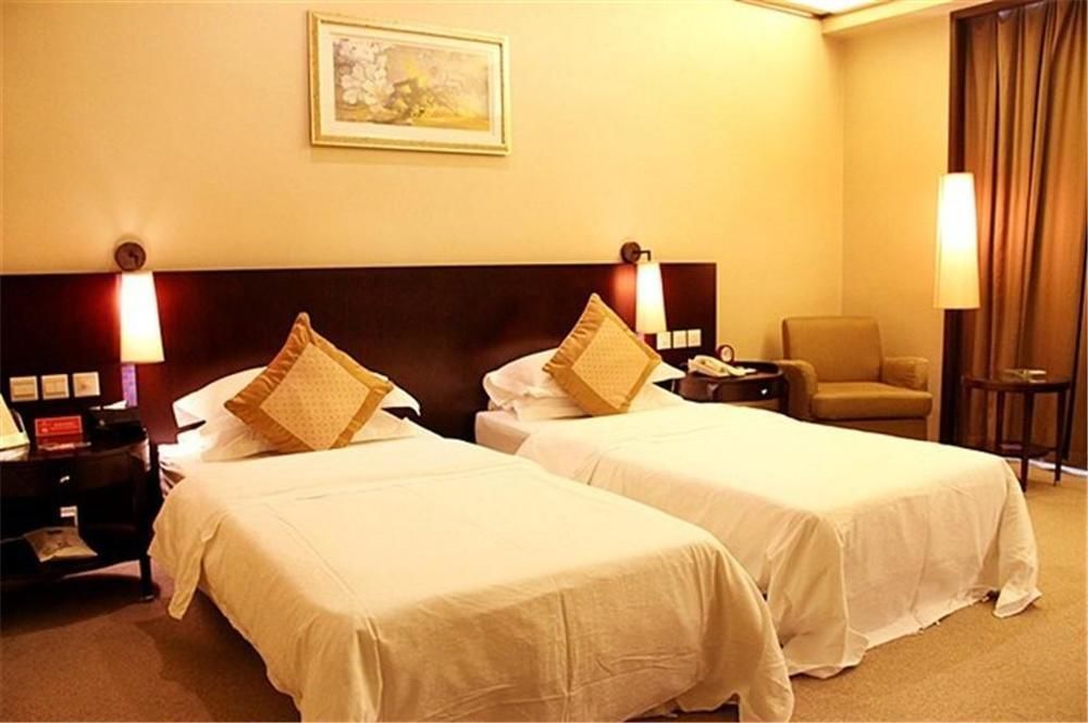 Dongguan Dongcheng International Hotel - Free Shuttle Buses For Executive Room Guests During Canton Fair מראה חיצוני תמונה
